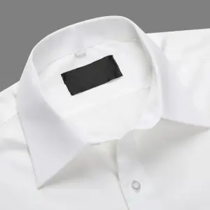 استفاده از شوینده برای تمیز کردن چرک یقه