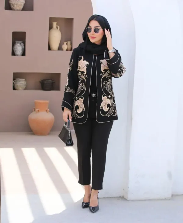 کت گلدوزی کرم